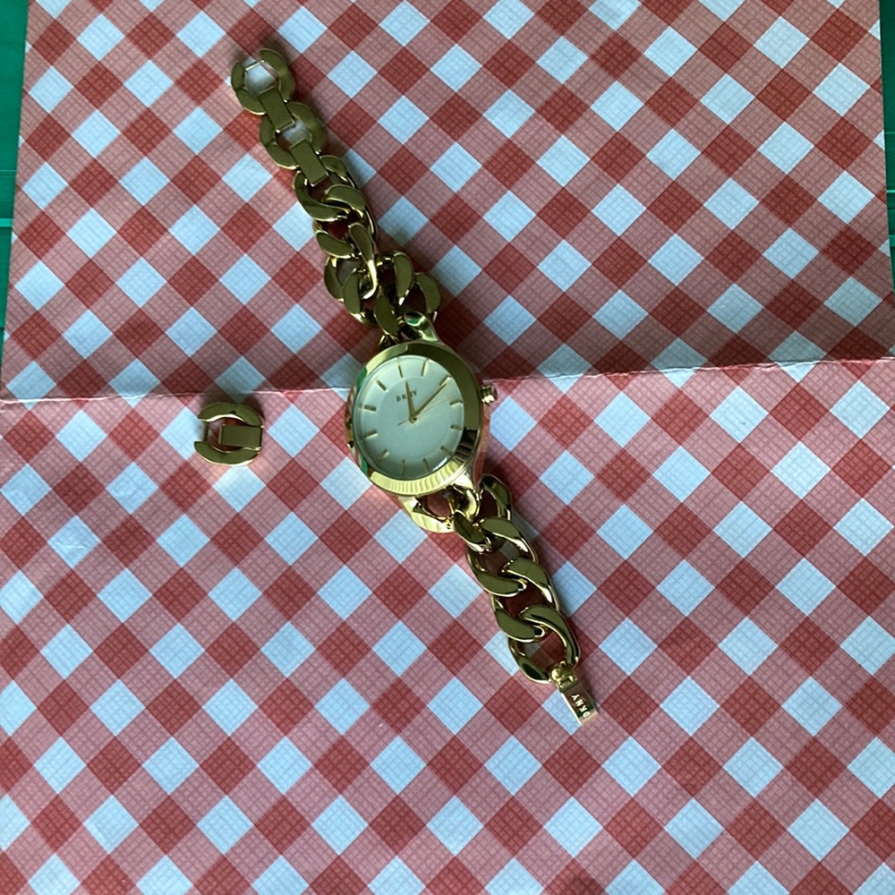 Dkny chain link watch. Brand new.